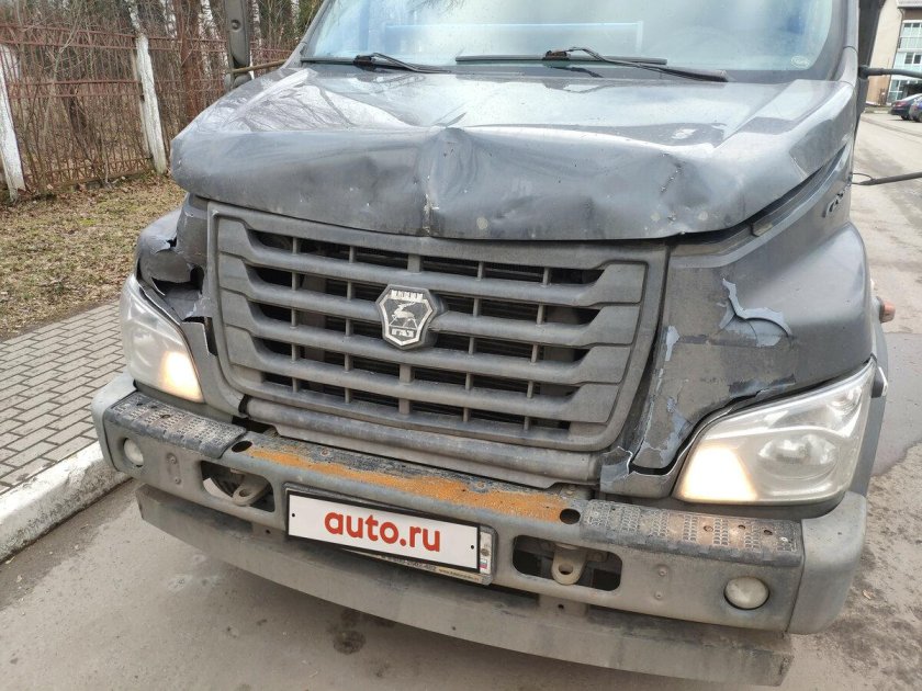 Газон Некст битый