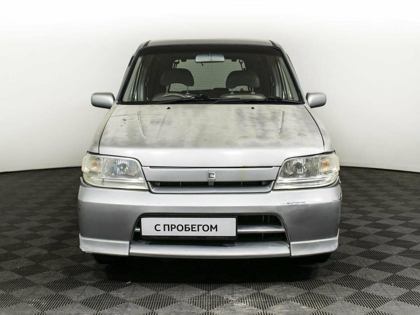 Ниссан куб 2001