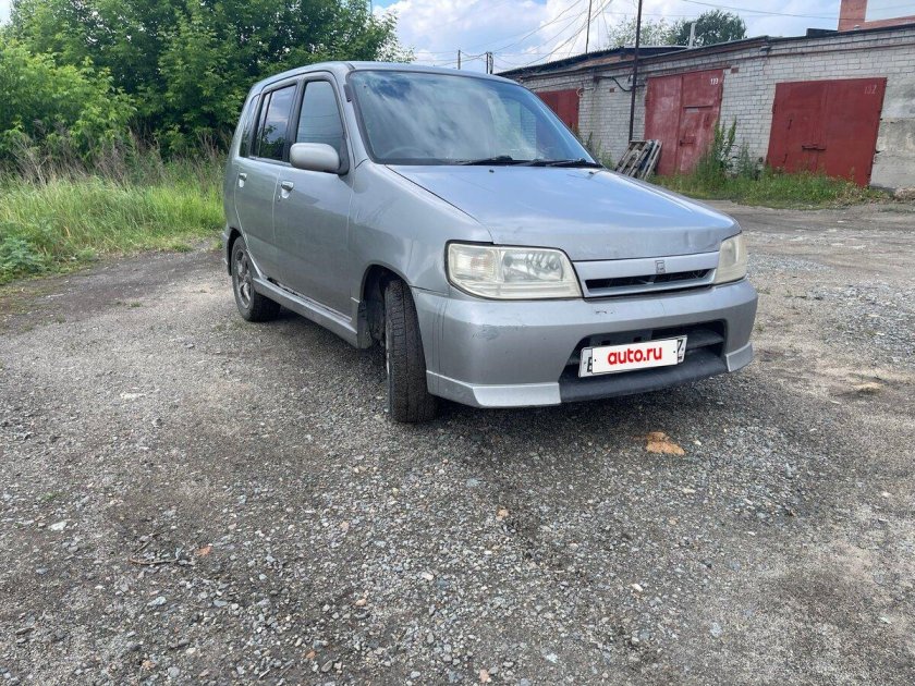 Nissan cube 2001