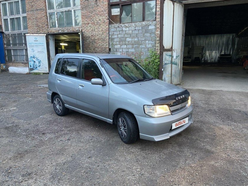 Nissan Cube 2001