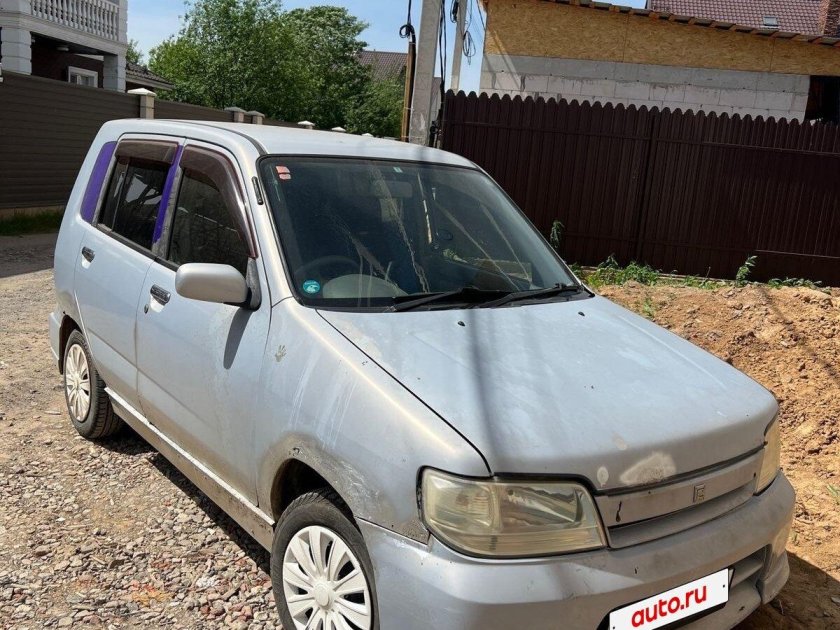 Nissan cube 2001