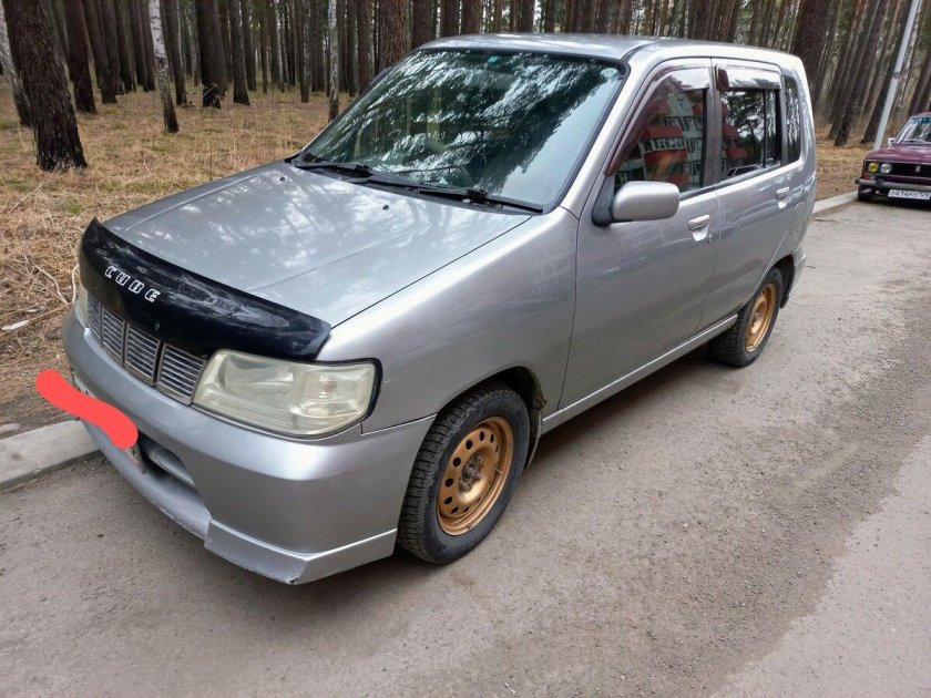 Ниссан куб 2001