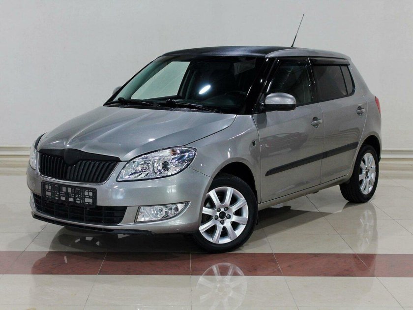 Шкода Фабия 2 2010