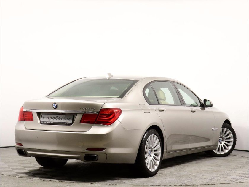 БМВ бежевый