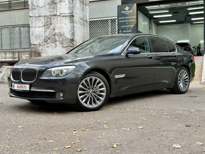 BMW 740 2011