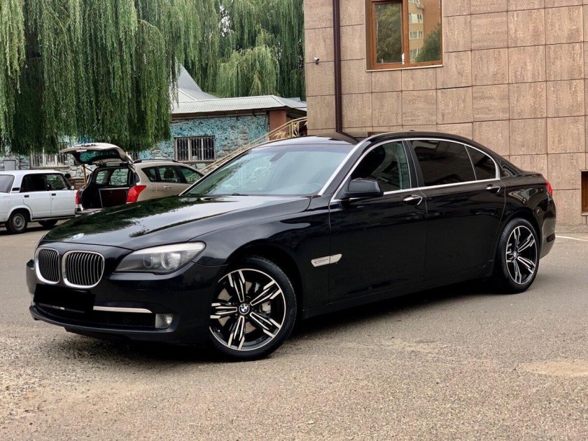 BMW 7 2011