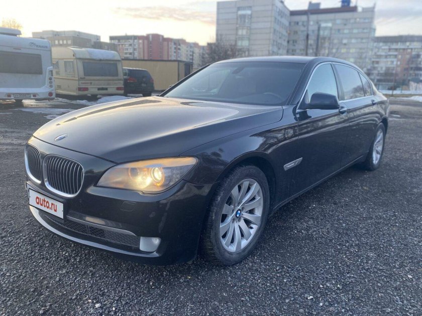 Bmw 750 2011