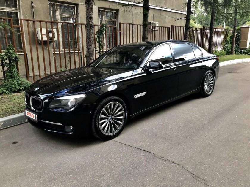 BMW 750i f01
