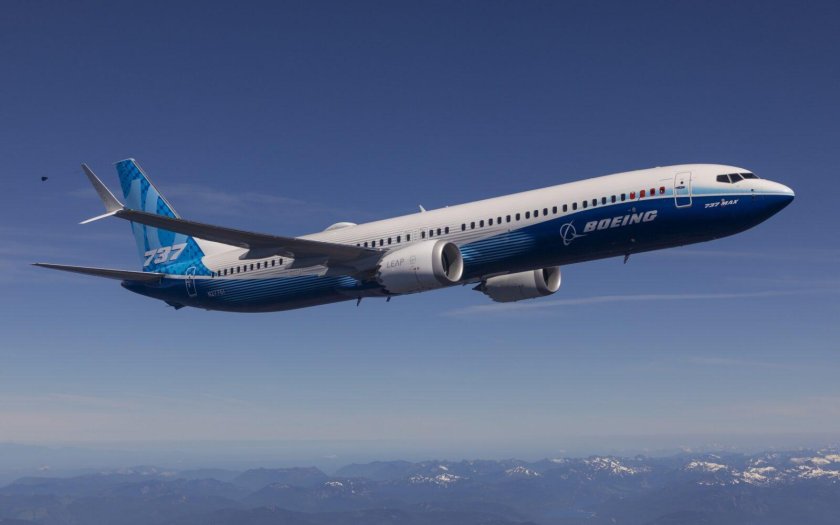 737 max 10