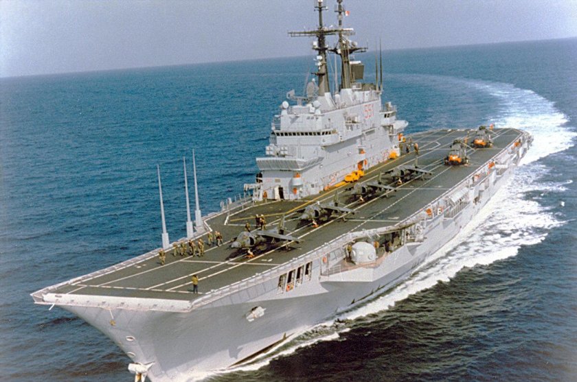 Итальянский авианосец «Джузеппе Гарибальди»