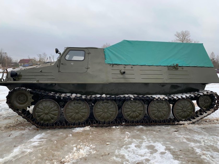 • Гусеничный тягач (ГАЗ -47, ГТТ)