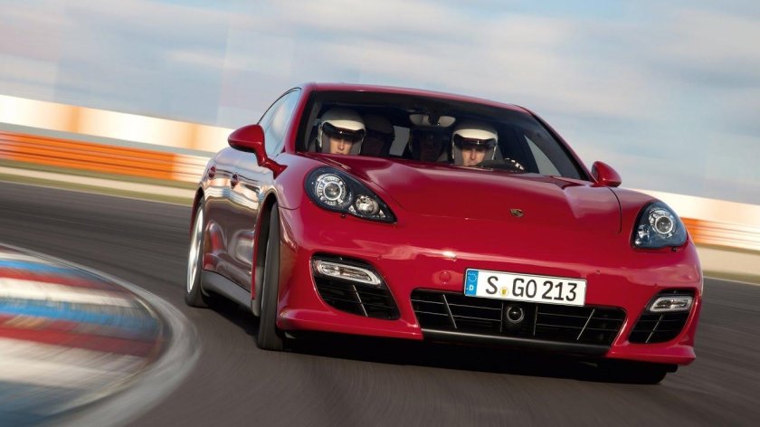 Порше Panamera GTS