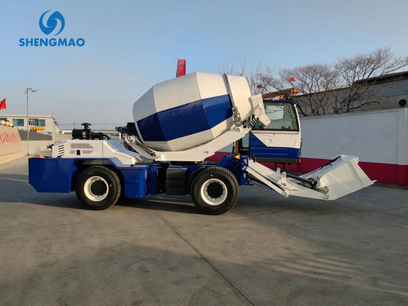 Самоходный бетоносмеситель с самозагрузкой