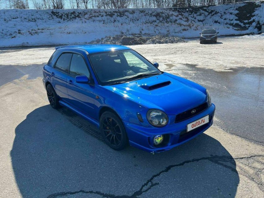 Subaru синяя