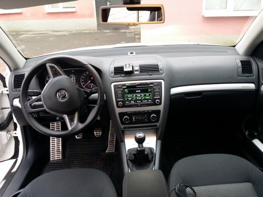 Октавия 2012 салон