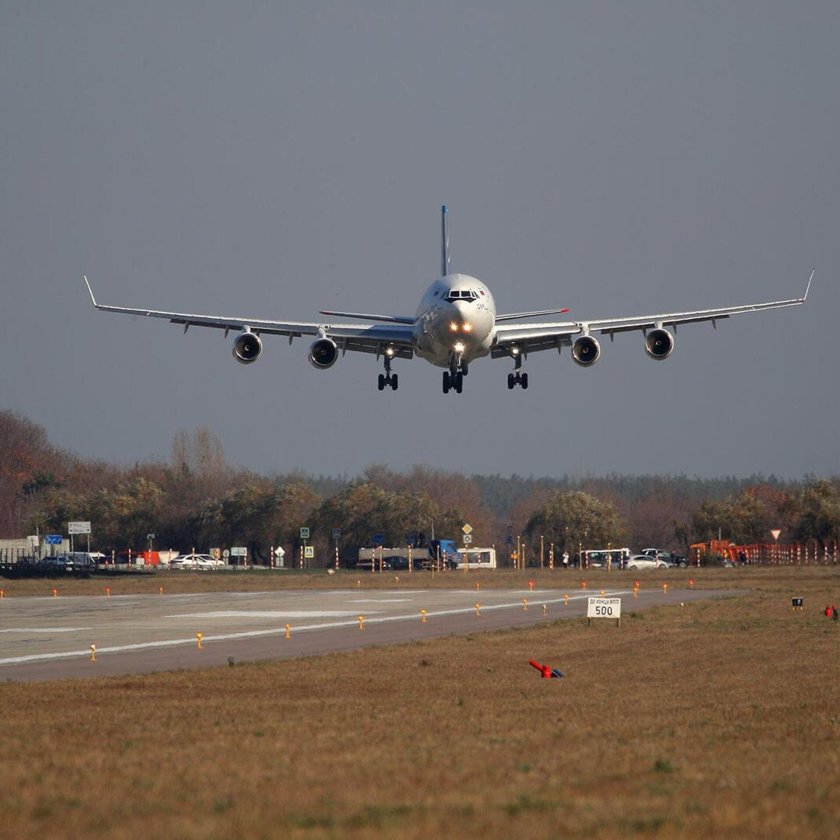 Ilyushin il-96-400 PU range