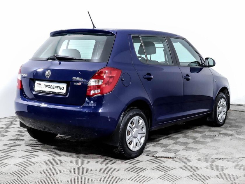 Шкода Фабия 2 синяя