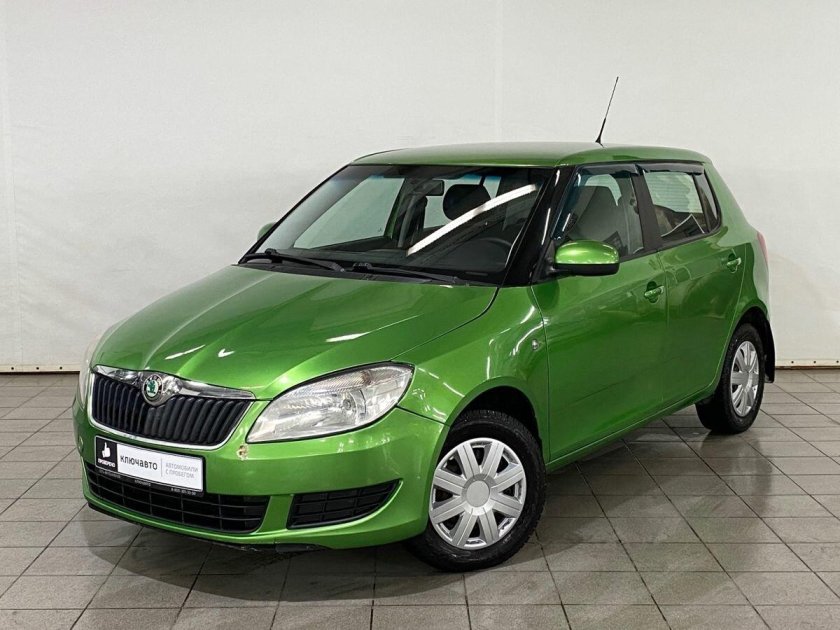 Маленькая зеленая Шкода