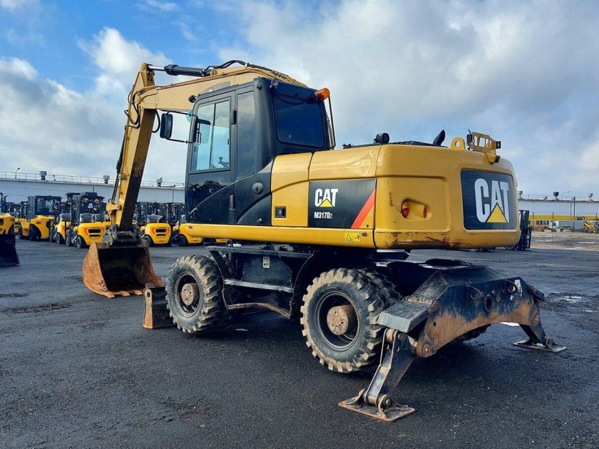 Экскаватор caterpillar