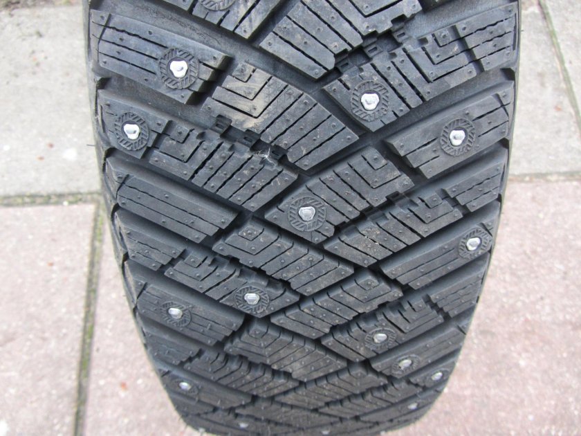 Goodyear ULTRAGRIP Ice Arctic 195/65 r15