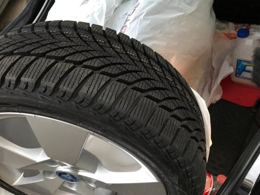 Goodyear ULTRAGRIP Ice 2