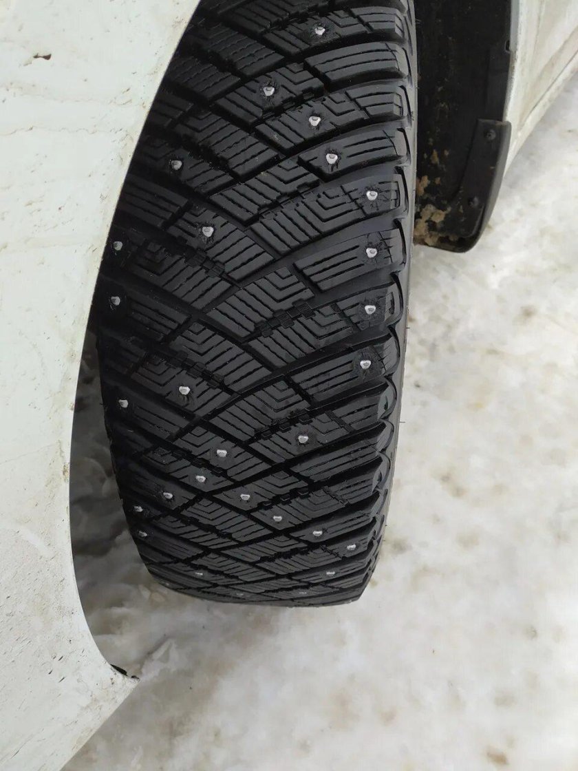 Goodyear ULTRAGRIP 600