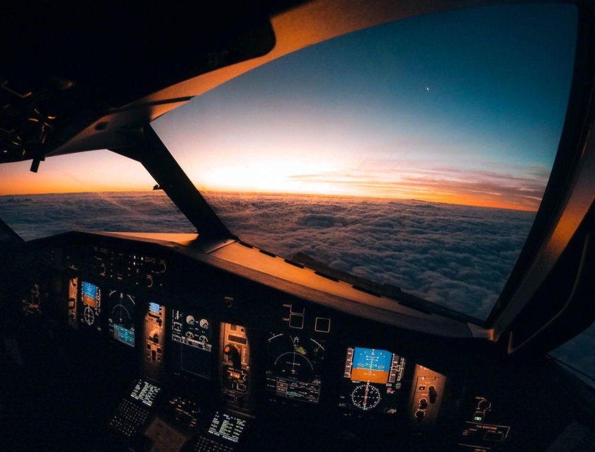 Кабина самолета