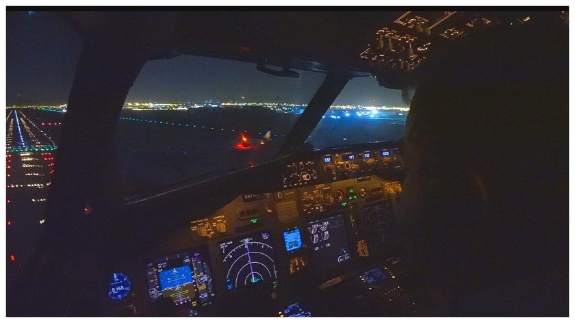 Кабина Боинг 737 ночью