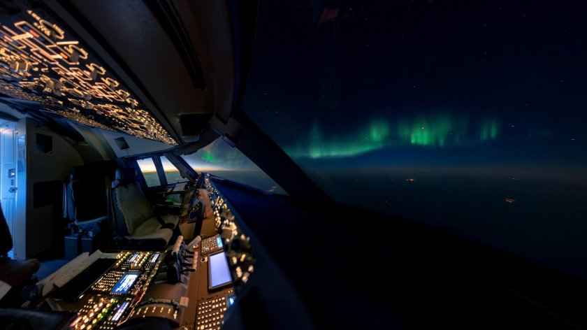 Северное сияние из кабины пилота