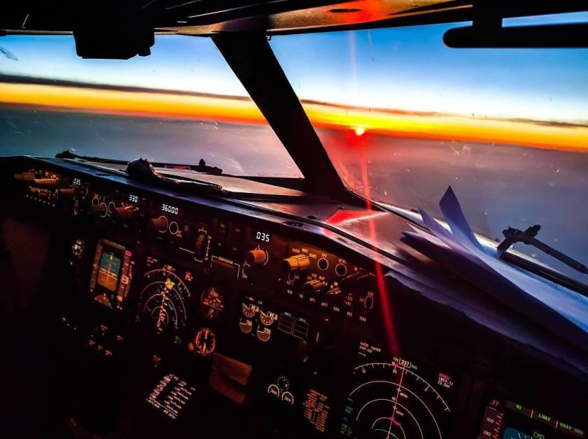 Кабина пилота Боинг 737