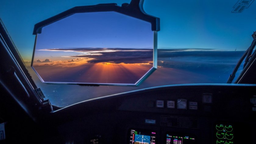 Кабина самолета