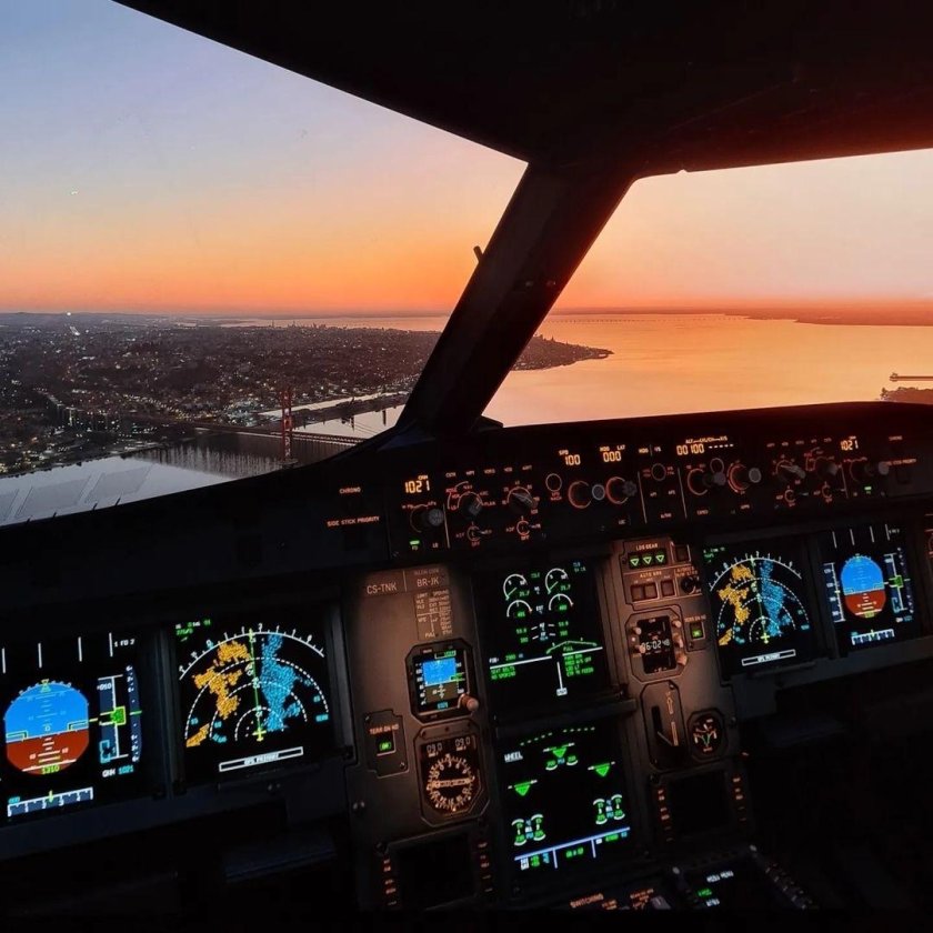 Кабина пилота Боинг 737