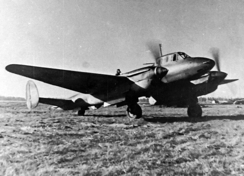 Самолет пе-2
