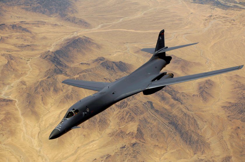 Самолёт b-1b Lancer