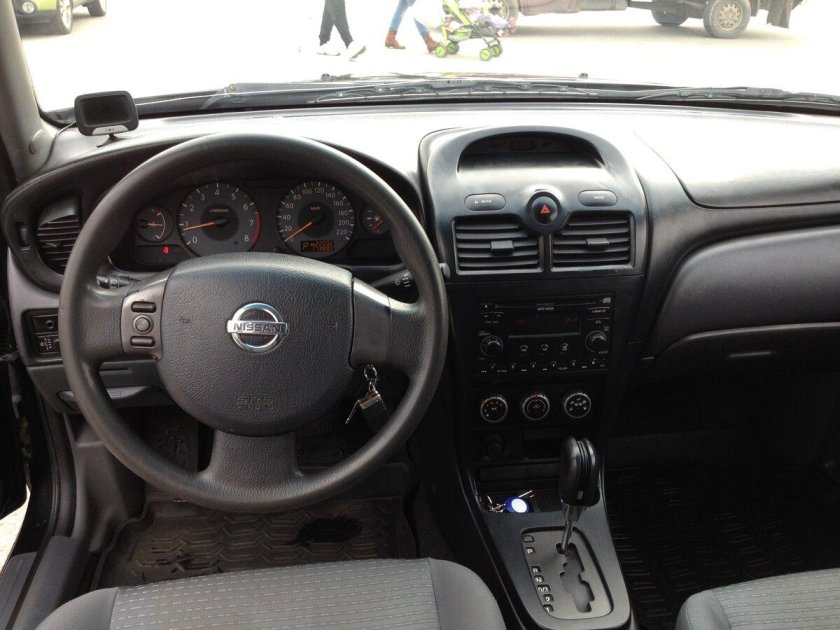 Nissan Almera Classic 2010 салон
