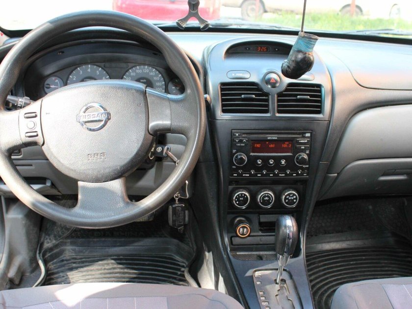 Nissan Almera Classic 2011 салон