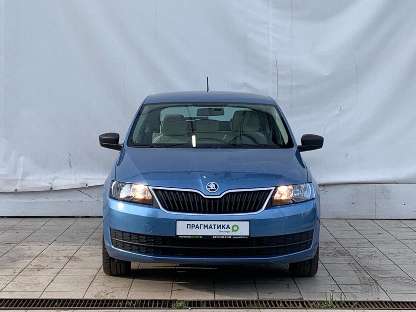 Шкода Рапид синяя 2017