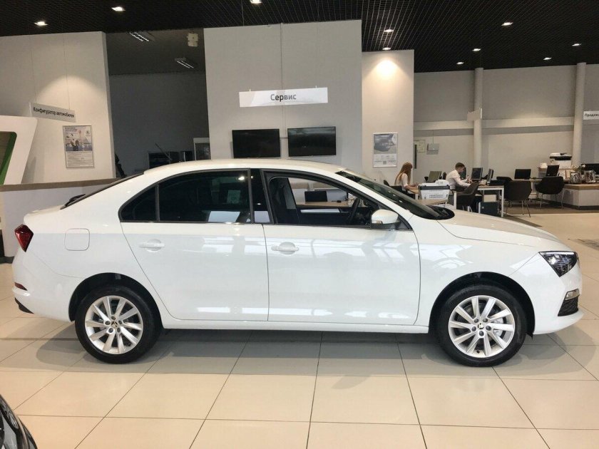 Skoda Rapid 2020 белая