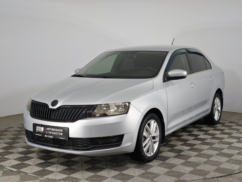 Шкода Рапид серебристый