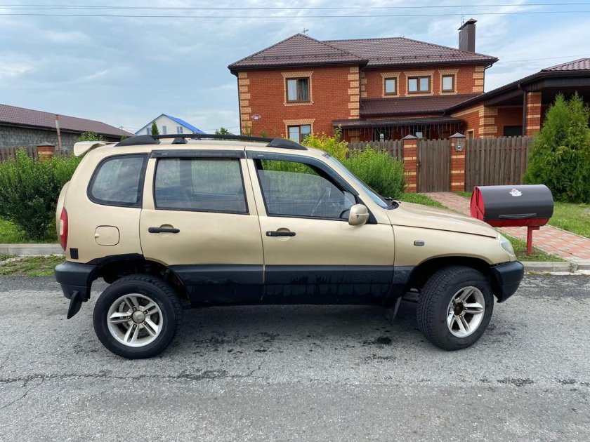 Нива Шевроле 2004г