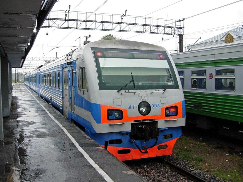 Дизель-электропоезд дт1