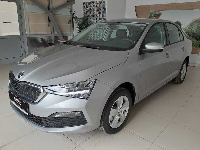 Шкода Рапид серебристый металлик 2021