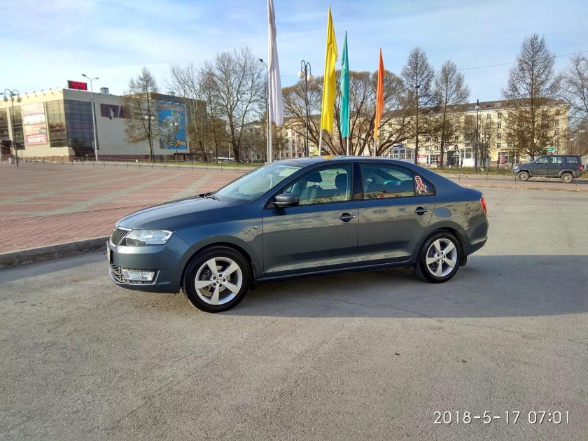 Шкода Рапид 2017 серая