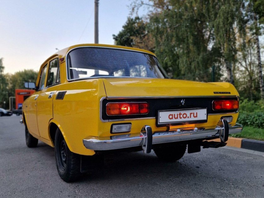 Москвич 2140 желтый
