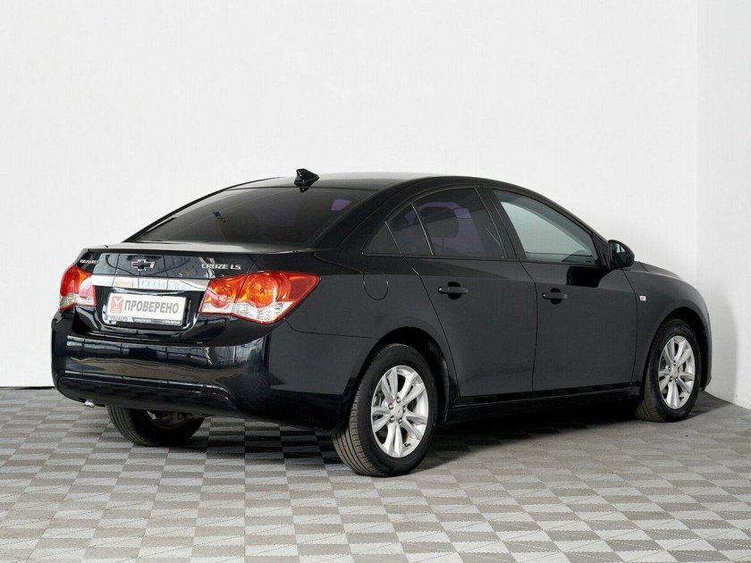 Шевроле Круз 2014 черный