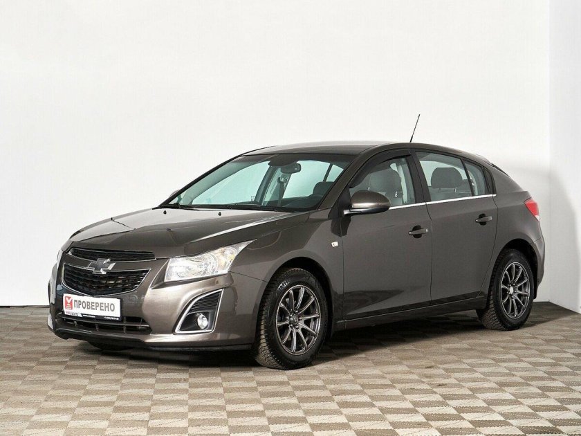 Шевроле Круз хэтчбек коричневый