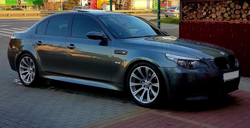 BMW 545 e60