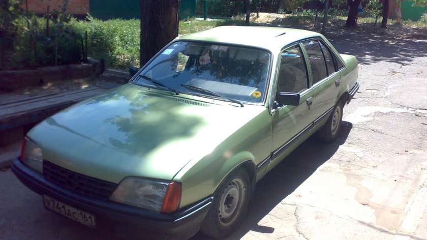 Опель рекорд 1983