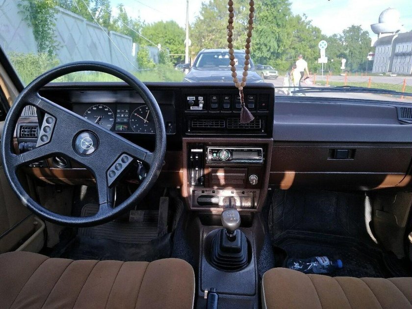 Опель рекорд 1983