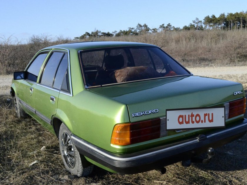 Opel rekord 1982